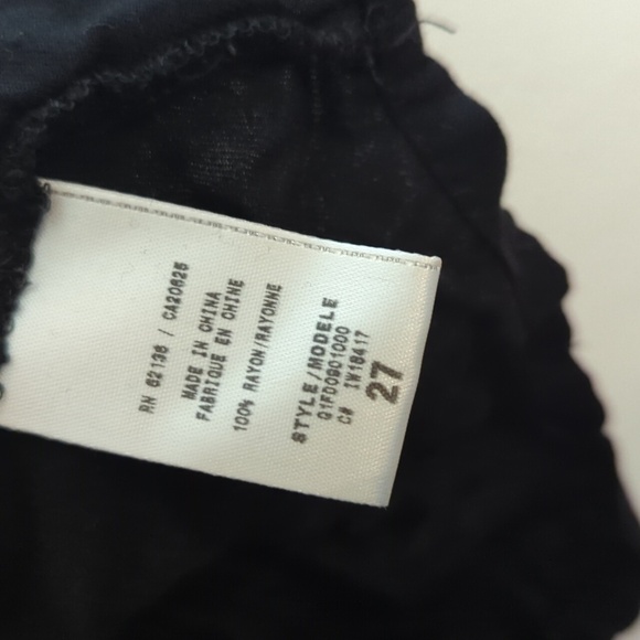 Guess Black Romper Size 27 Elastic Waist Snap Closure Pockets - Picture 7 of 8